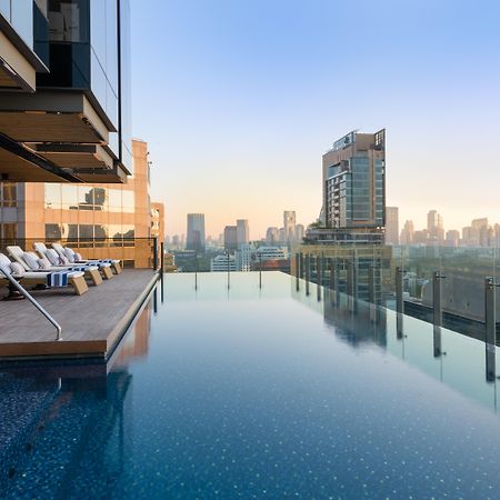 曼谷无线路英迪格酒店 外观 照片 Infinity pool at the hotel