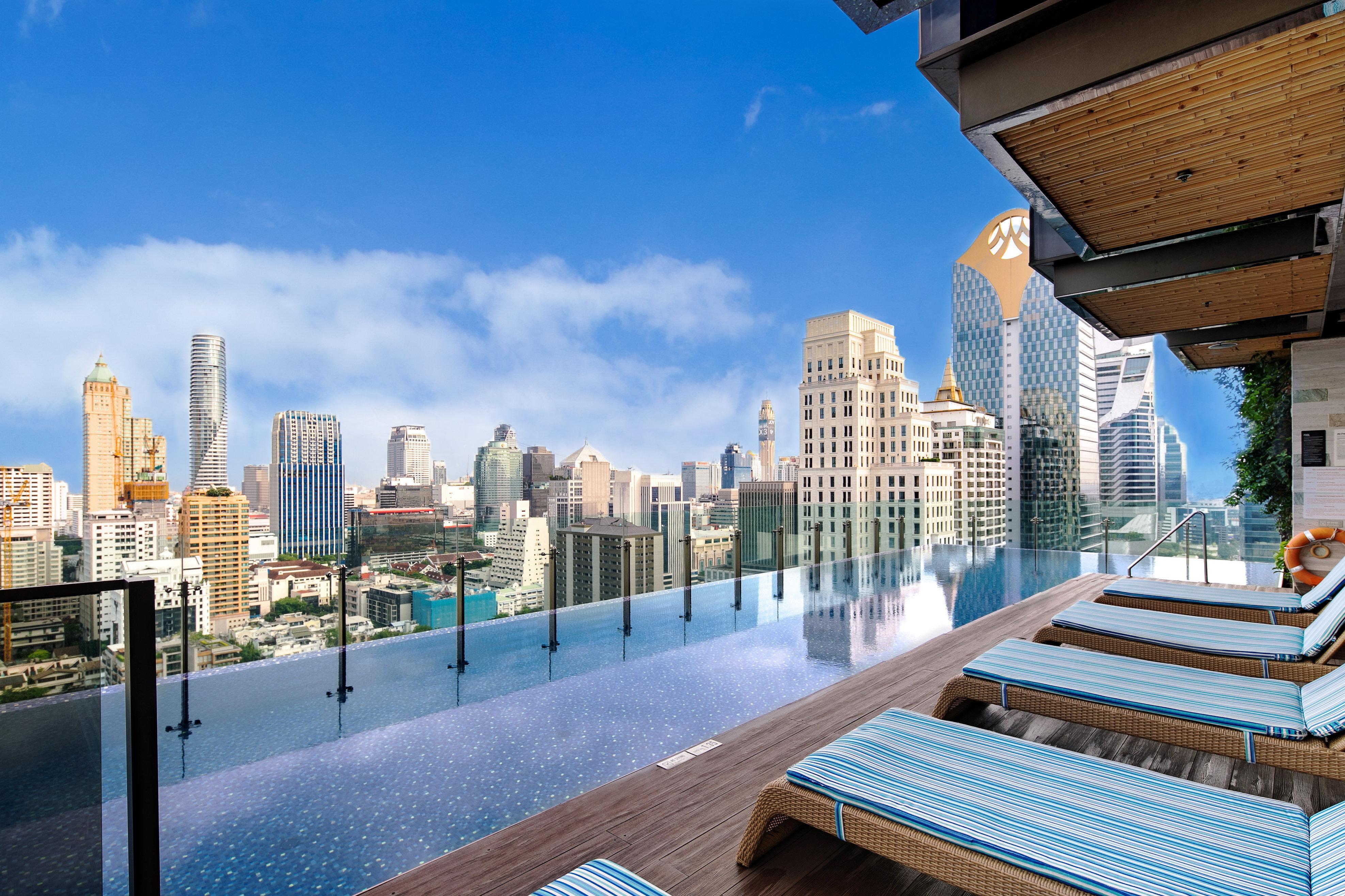 曼谷无线路英迪格酒店 外观 照片 The rooftop pool at The Standard, East Village